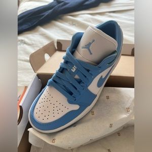 Jordan 1 Low UNC - Women’s